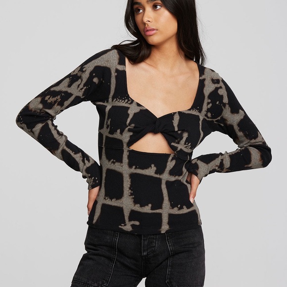 CHASER RECYCLED VINTAGE RIB LONG SLEEVE TOP WITH TWIST DETAIL - Picture 12 of 12